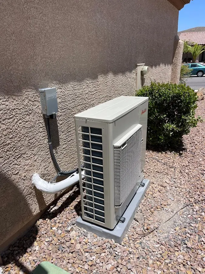 Residential air conditioning condenser unit in Sunland Park